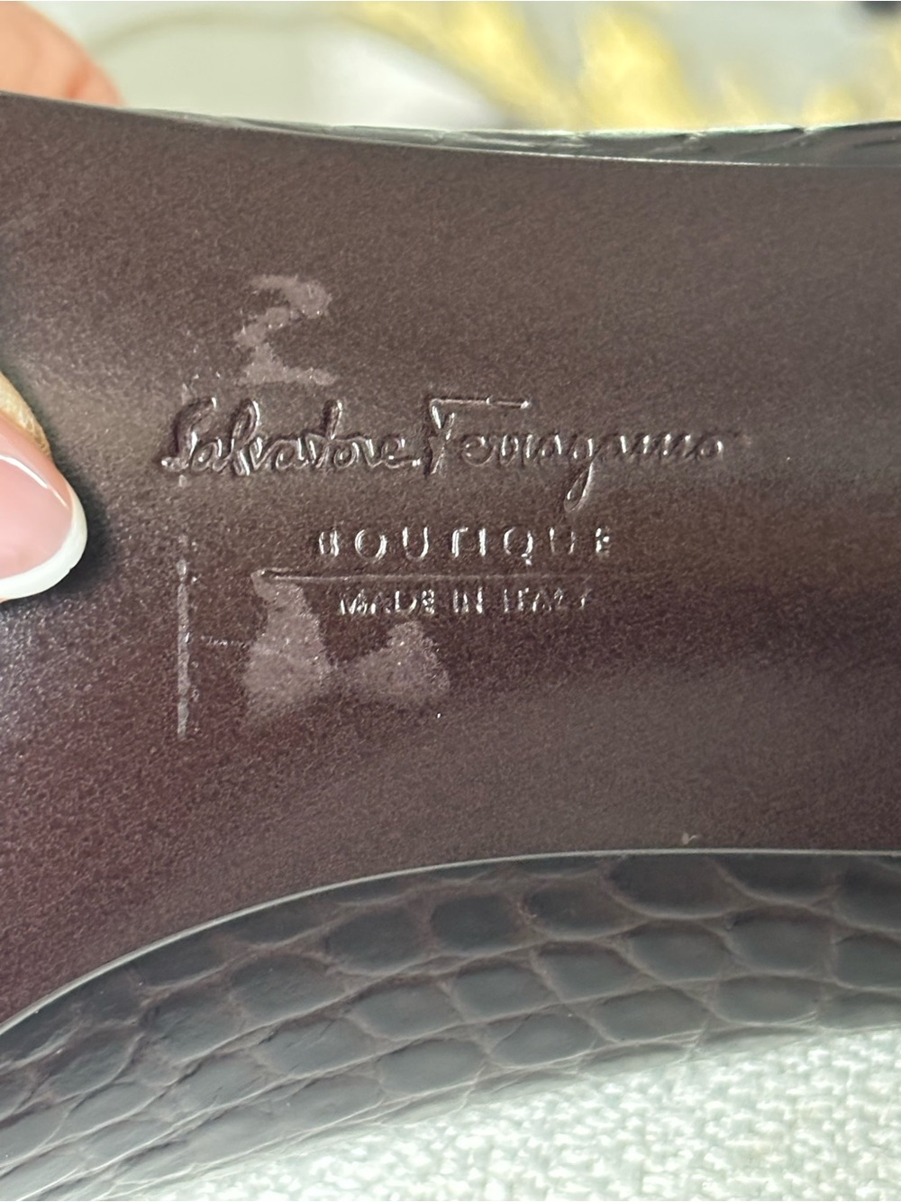 ✨ Salvatore Ferragamo Vara Pumps  Brown Croc-Embossed Calf Leather✨ - Picture 7 of 11